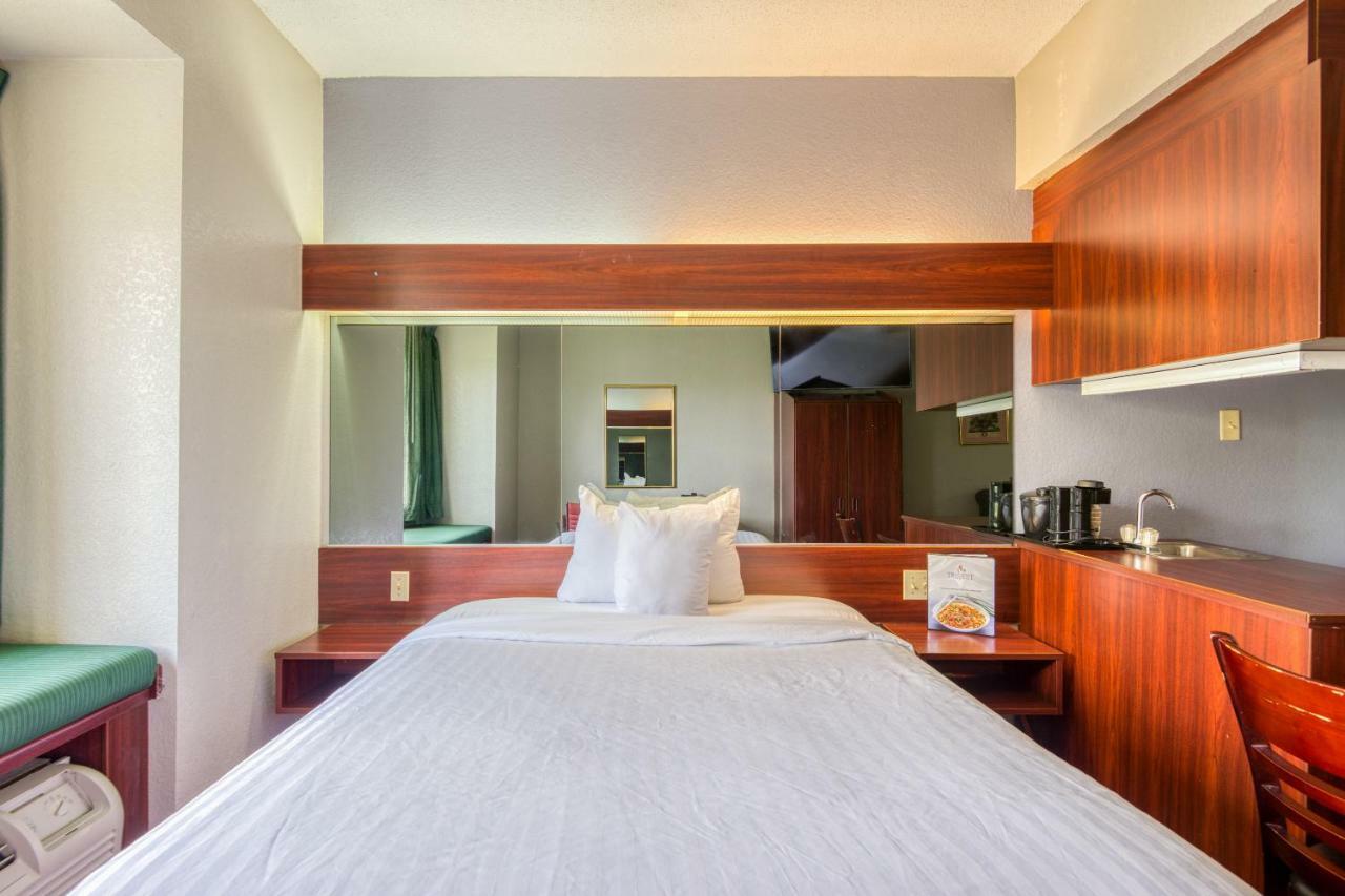 Trident Inn & Suites, Baton Rouge (Adults Only) Prairieville المظهر الخارجي الصورة