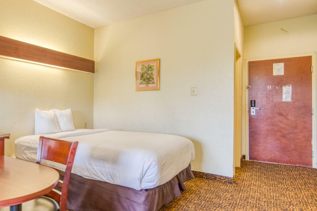 Trident Inn & Suites, Baton Rouge (Adults Only) Prairieville المظهر الخارجي الصورة